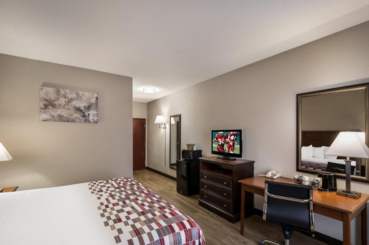 Red Roof Inn & Suites Bloomsburg - Mifflinville Bagian luar foto